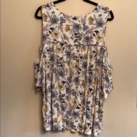 Love on a Hanger Shoulder-less Peasant Top - Picture 5 of 7